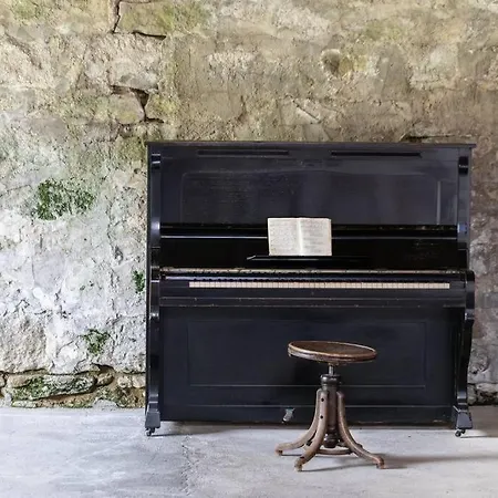 Vila 18 Century Bohemian *