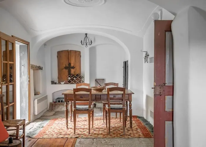 فيلة 18 Century Bohemian *